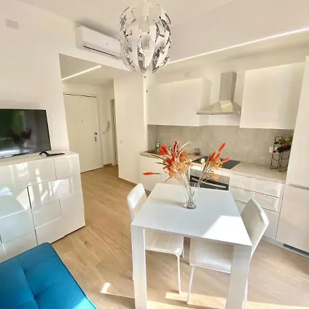 Federico's House - Eleganza E Stile In Via Anselmo Da Baggio Apartament *