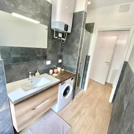 Federico's House - Eleganza E Stile In Via Anselmo Da Baggio Apartament *